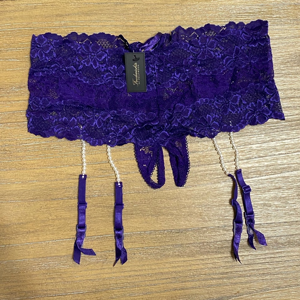 Lace and pearl panty with garter straps